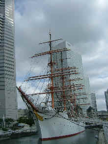 20070830b-Nippon Maru.jpg (26416 bytes)
